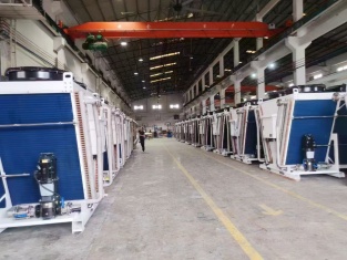 pressure testing of Sinrui radiator Large-scale factory workshop producing condensers