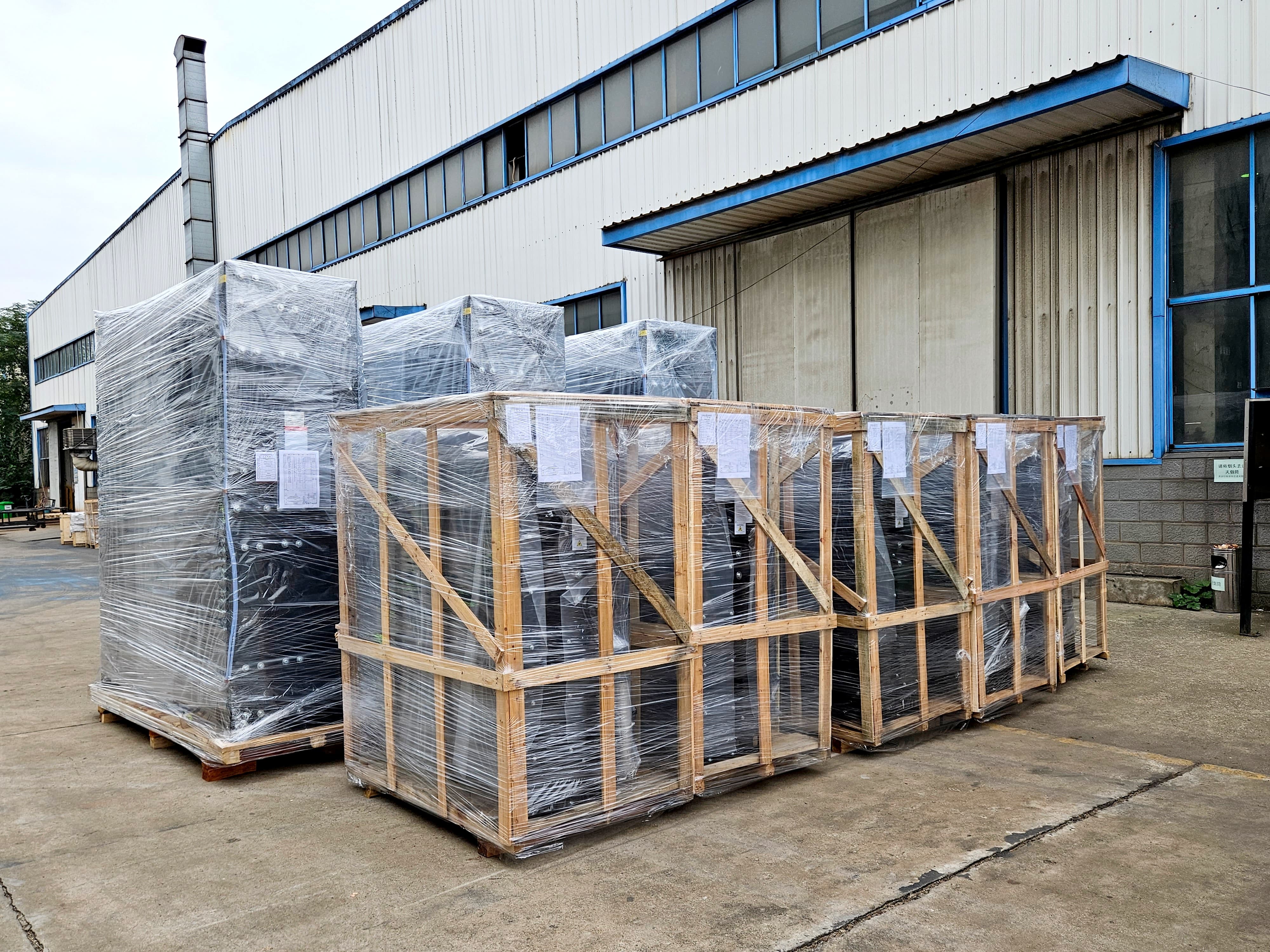 Safe and protective radiator packaging  Radiators arranged in warehouse before shipping