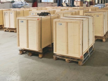 Packaged aluminum aftercooler cores stacked in SINRUI warehouse