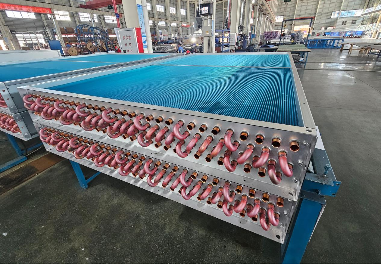  Close-up of a finned-tube dry cooler coil.png