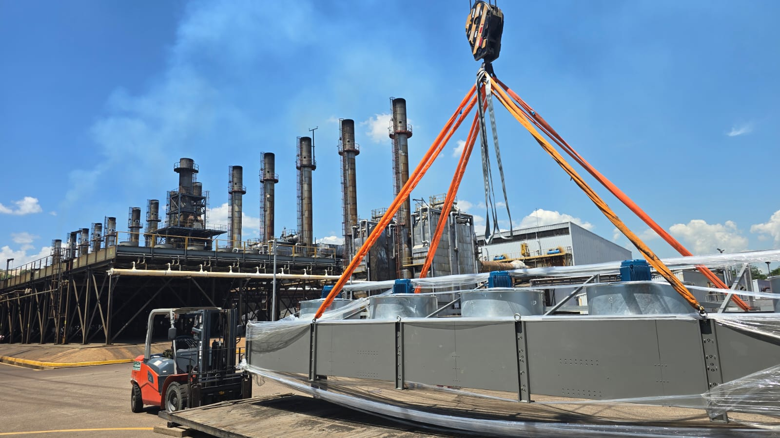 MAN 18V48 radiator installation at power plant site in South America, Sinrui custom cooling system in operation.png