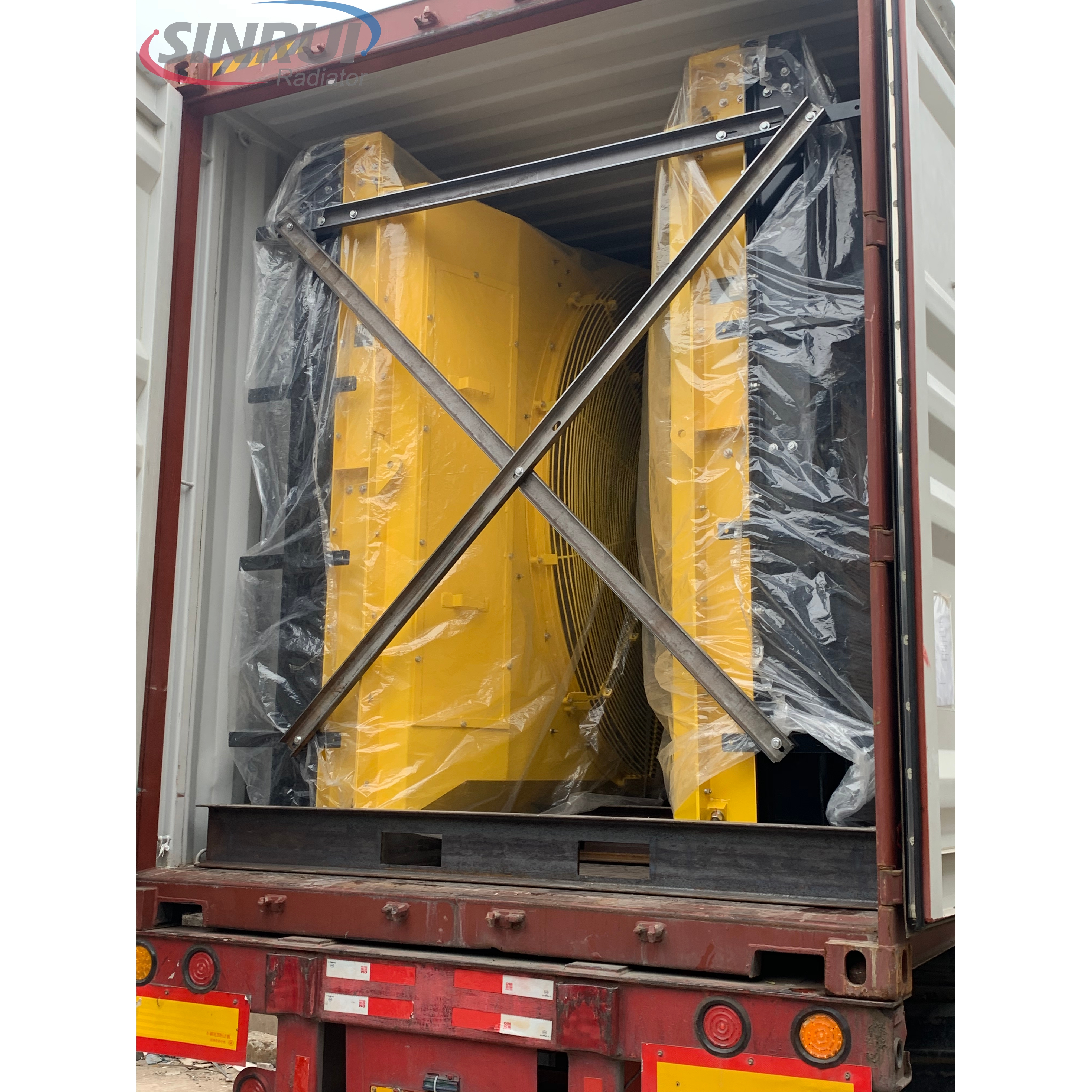 SINRUI mining radiator komatsu 930E loading into container for shipment