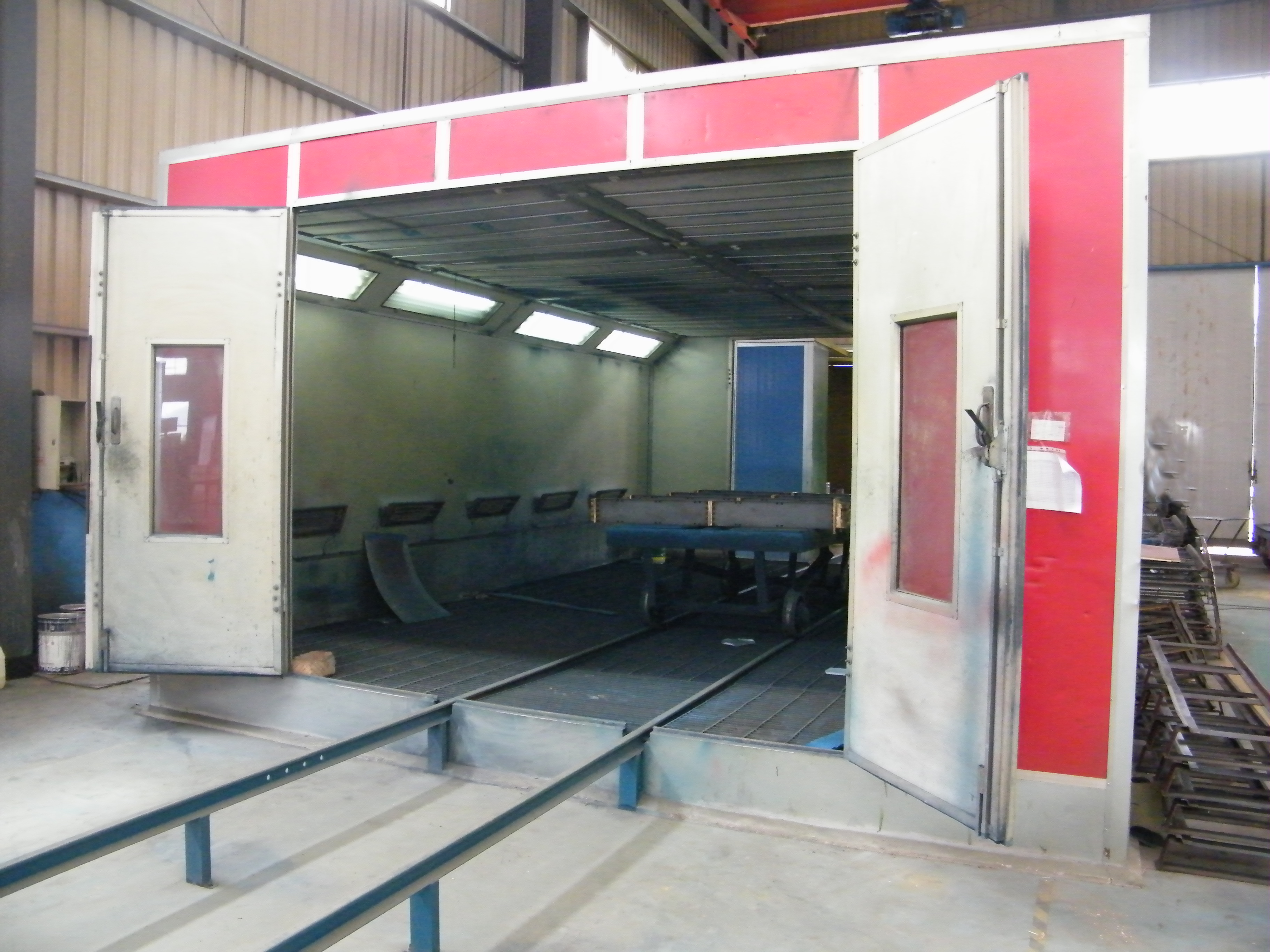 Leak and pressure testing of SINRUI radiator units before shipment