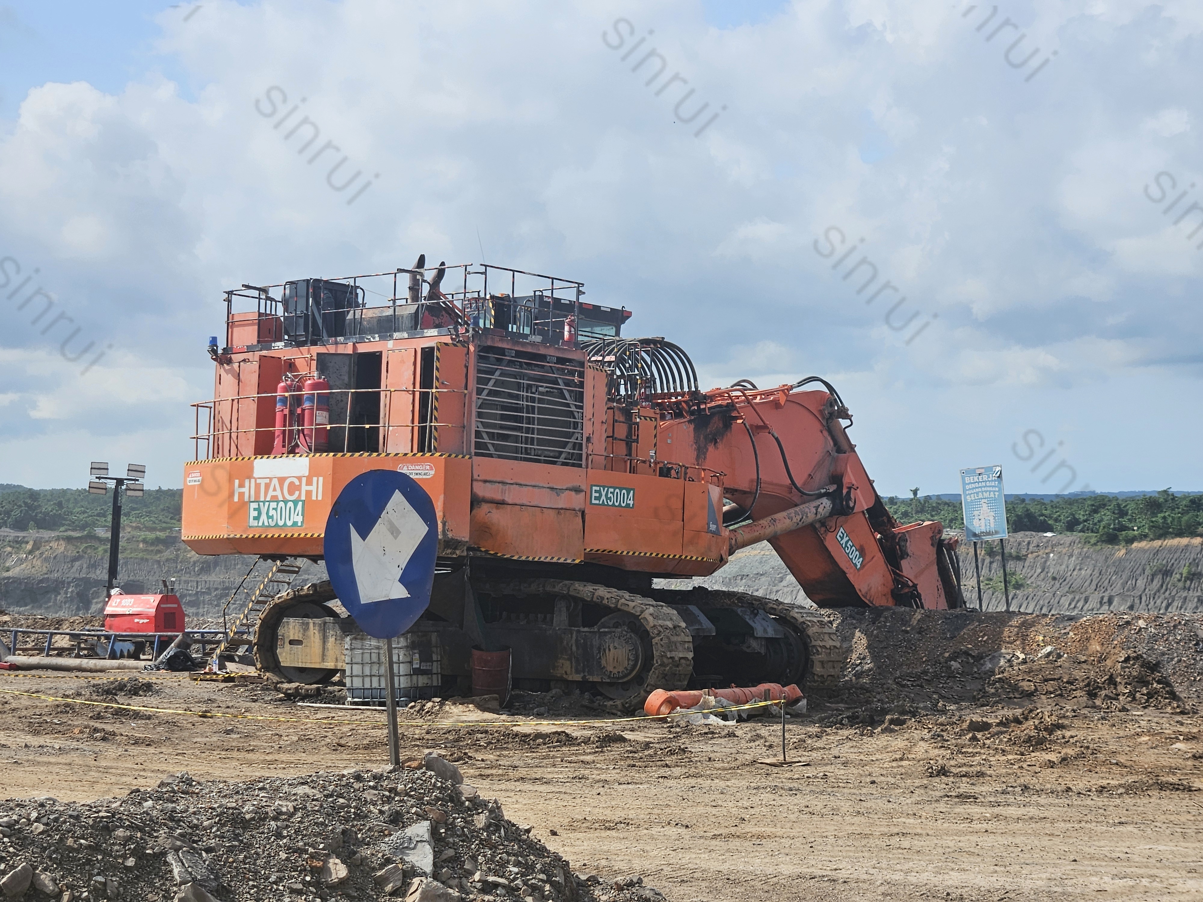 Multiple mining bulldozers including D8R,D9R,D10R,D11 awaiting radiator repair on site