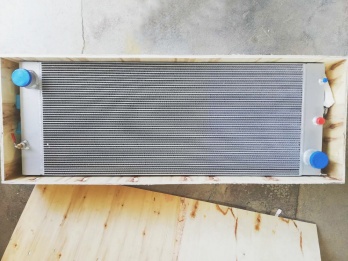 Horizontal aluminum radiator unit prepared for generator cooling application