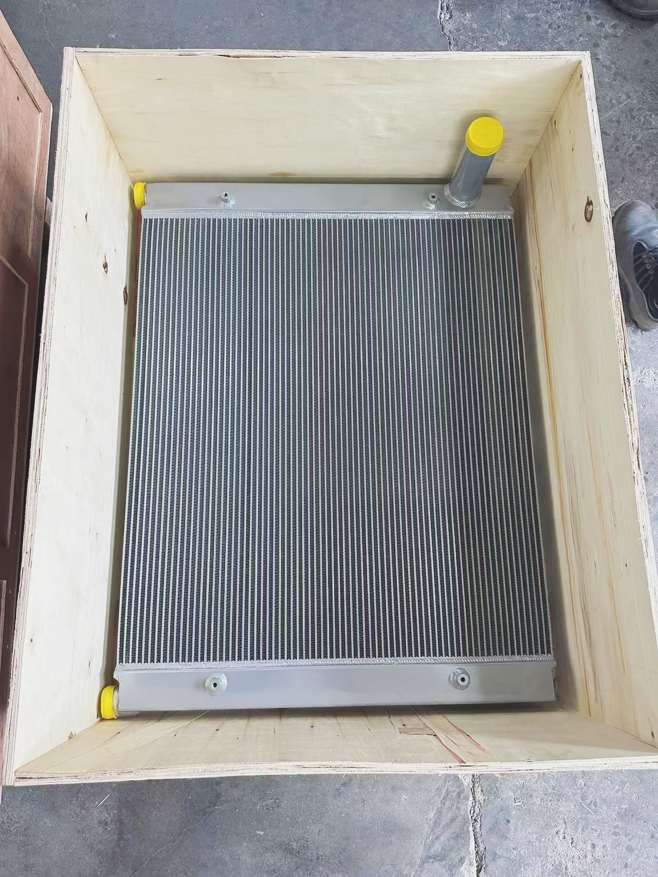 Compact aluminum radiator unit showing fin density and structure