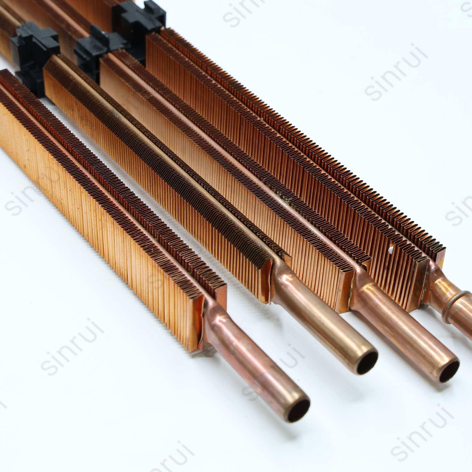M Type copper fin-tube radiator showing precise fin alignment and structural bonding